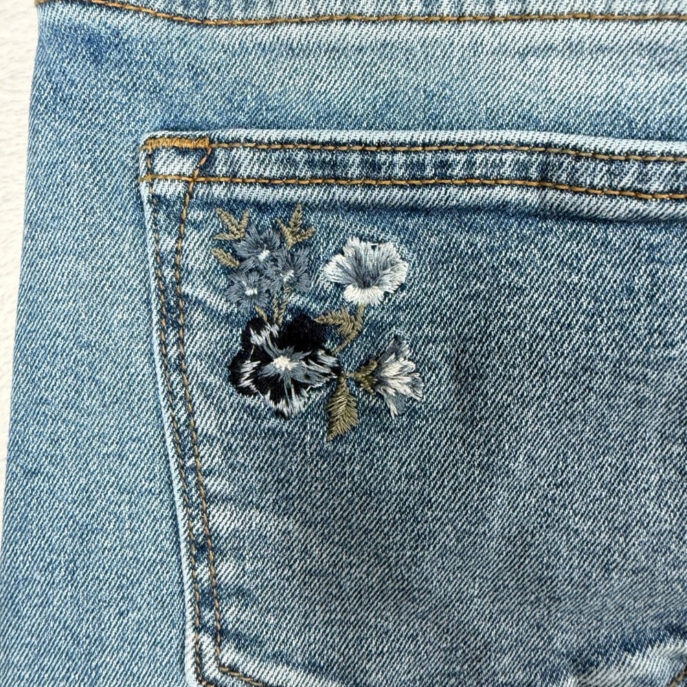 Driftwood 29 Jeans Charlee Embroidered Floral Cuff Cropped Wide Jeans Festival - Picture 11 of 16